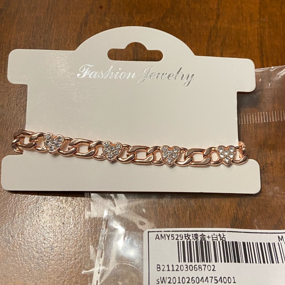 Gold Rhinestone Heart Chainlink Bracelet - Picture 8 of 9